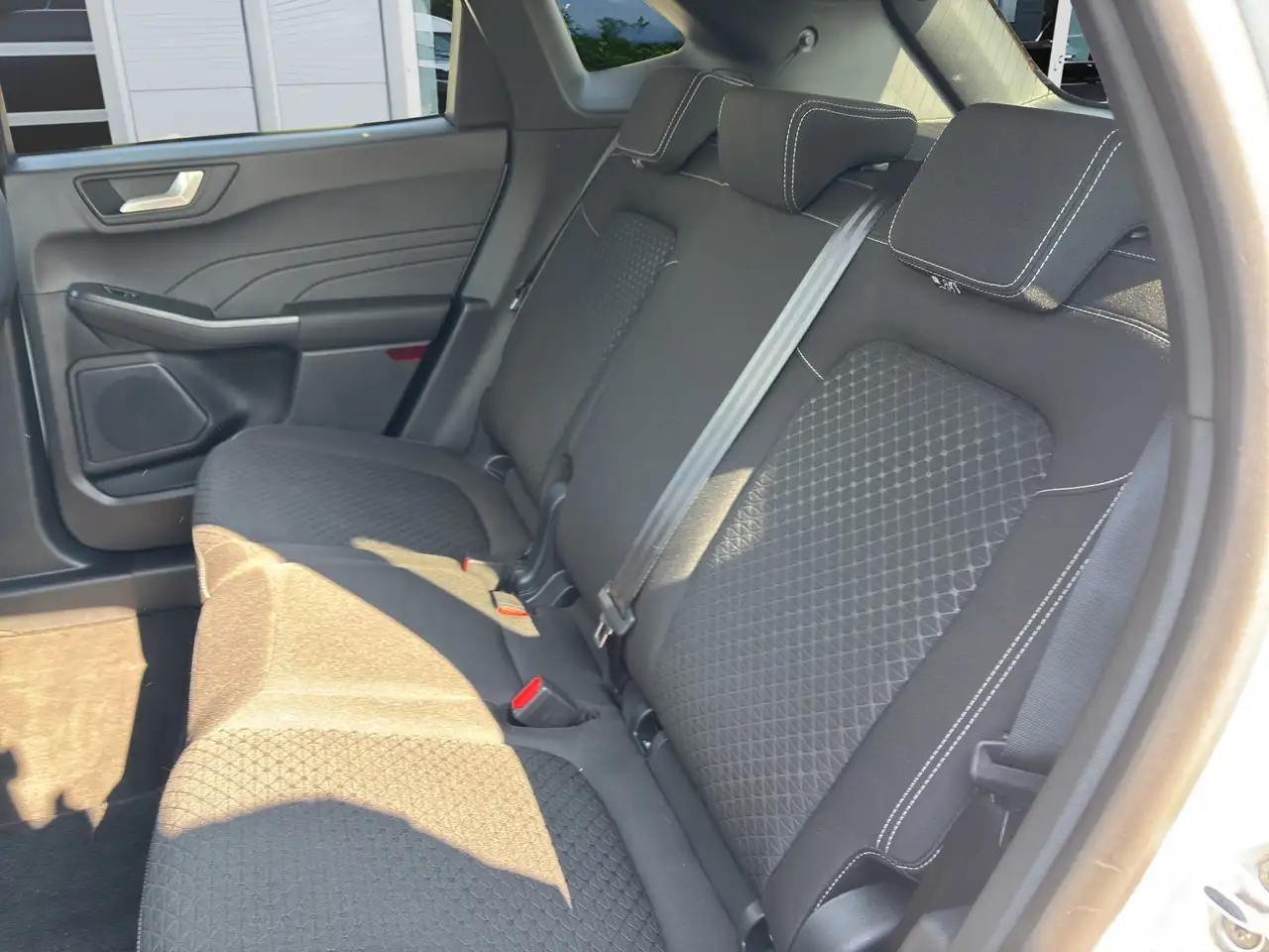 Ford Kuga Hybrid Titanium PHEV — Vehicle gallery 18