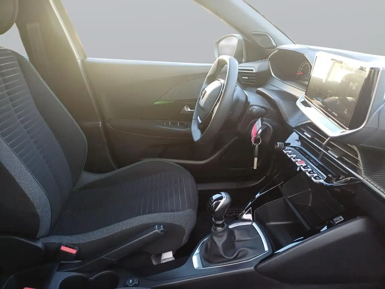 Peugeot 2008 Neuer 2008 Active Pu — Vehicle gallery 12