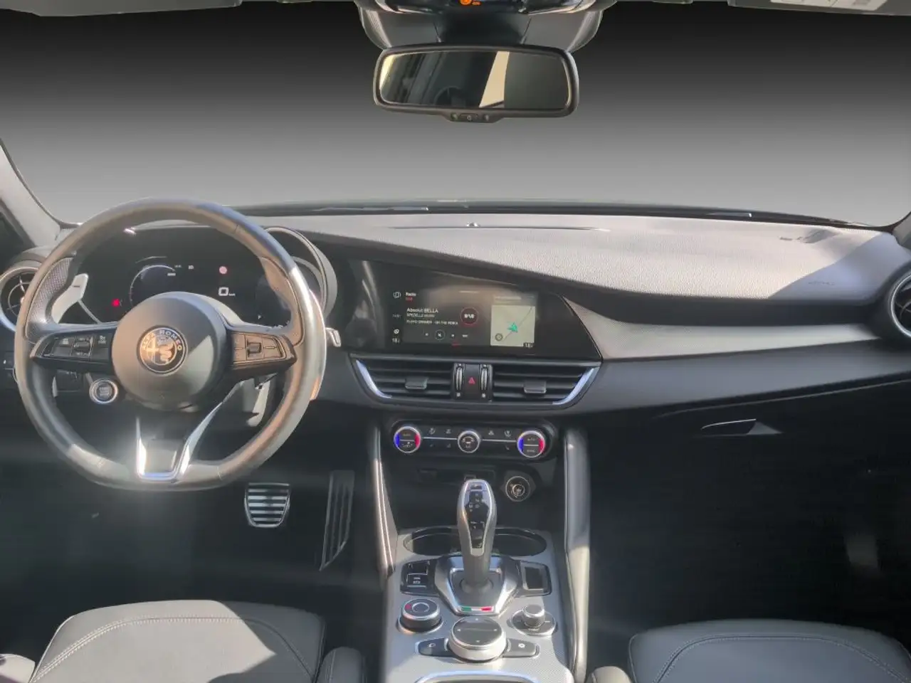 Alfa Romeo Giulia GIULIA 280PS Q4 VELOCE FACELIFT LED MATRIX NAVI — Galería del vehículo 10