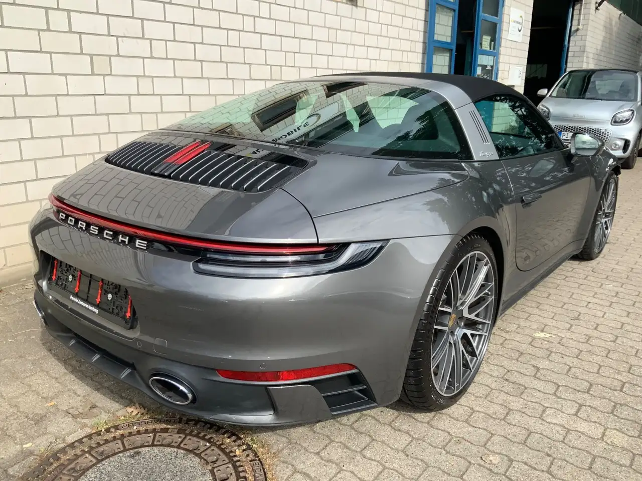 Porsche 992 911 Targa 4 SportDesign/Chrono/LederBlau/Inno — Galerie du véhicule 3