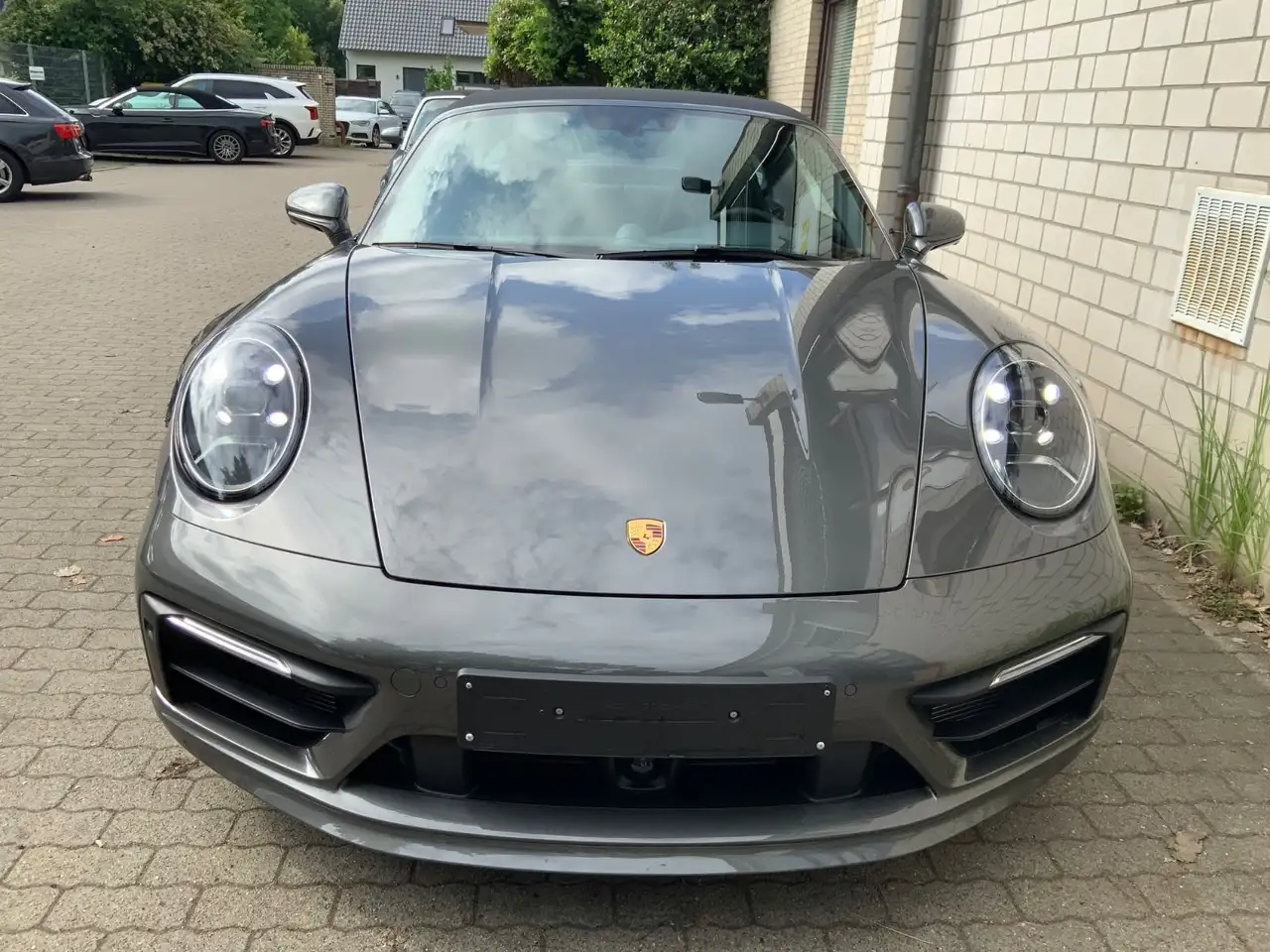 Porsche 992 911 Targa 4 SportDesign/Chrono/LederBlau/Inno — Galerie du véhicule 6