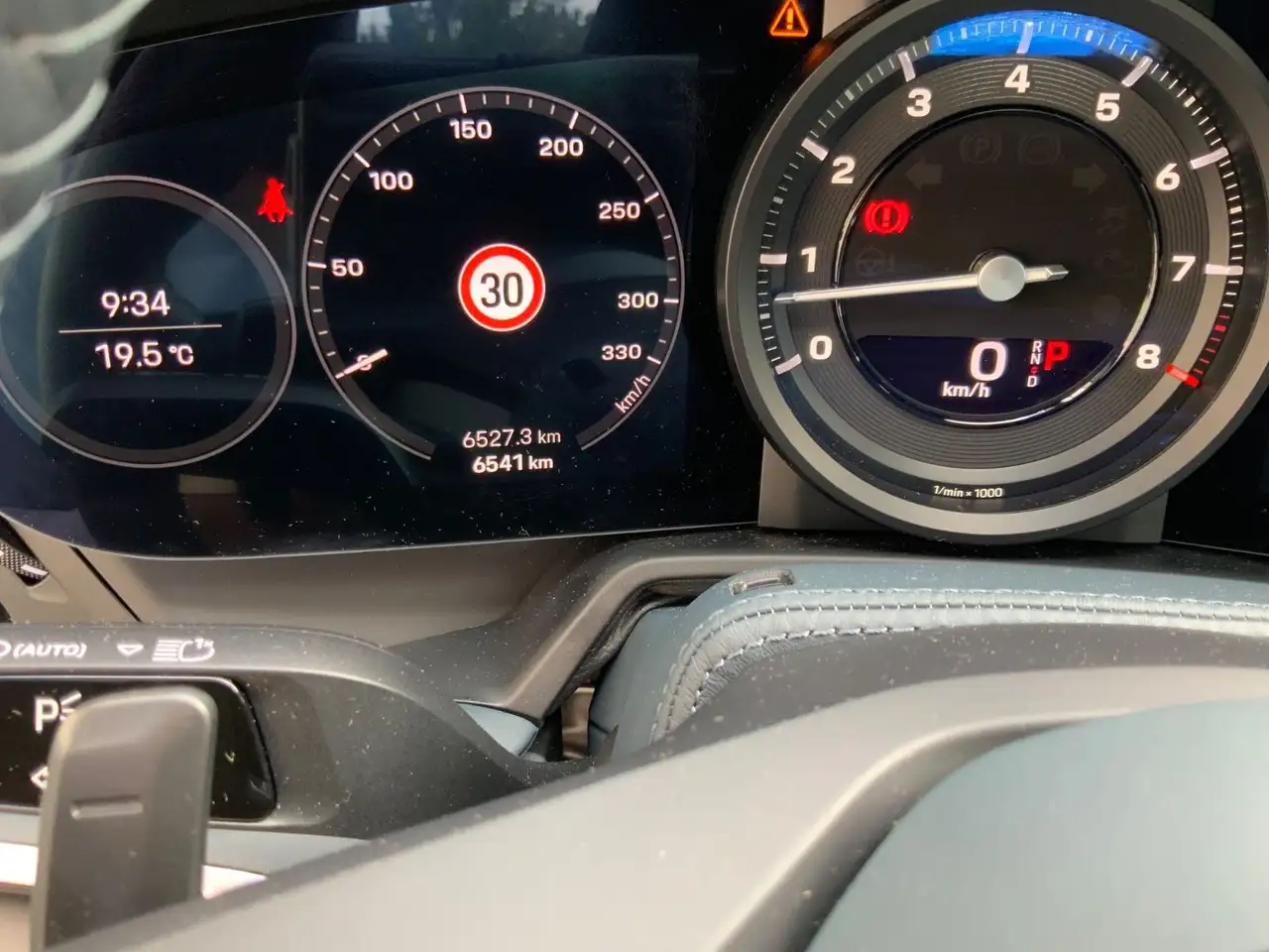 Porsche 992 911 Targa 4 SportDesign/Chrono/LederBlau/Inno — Galerie du véhicule 16