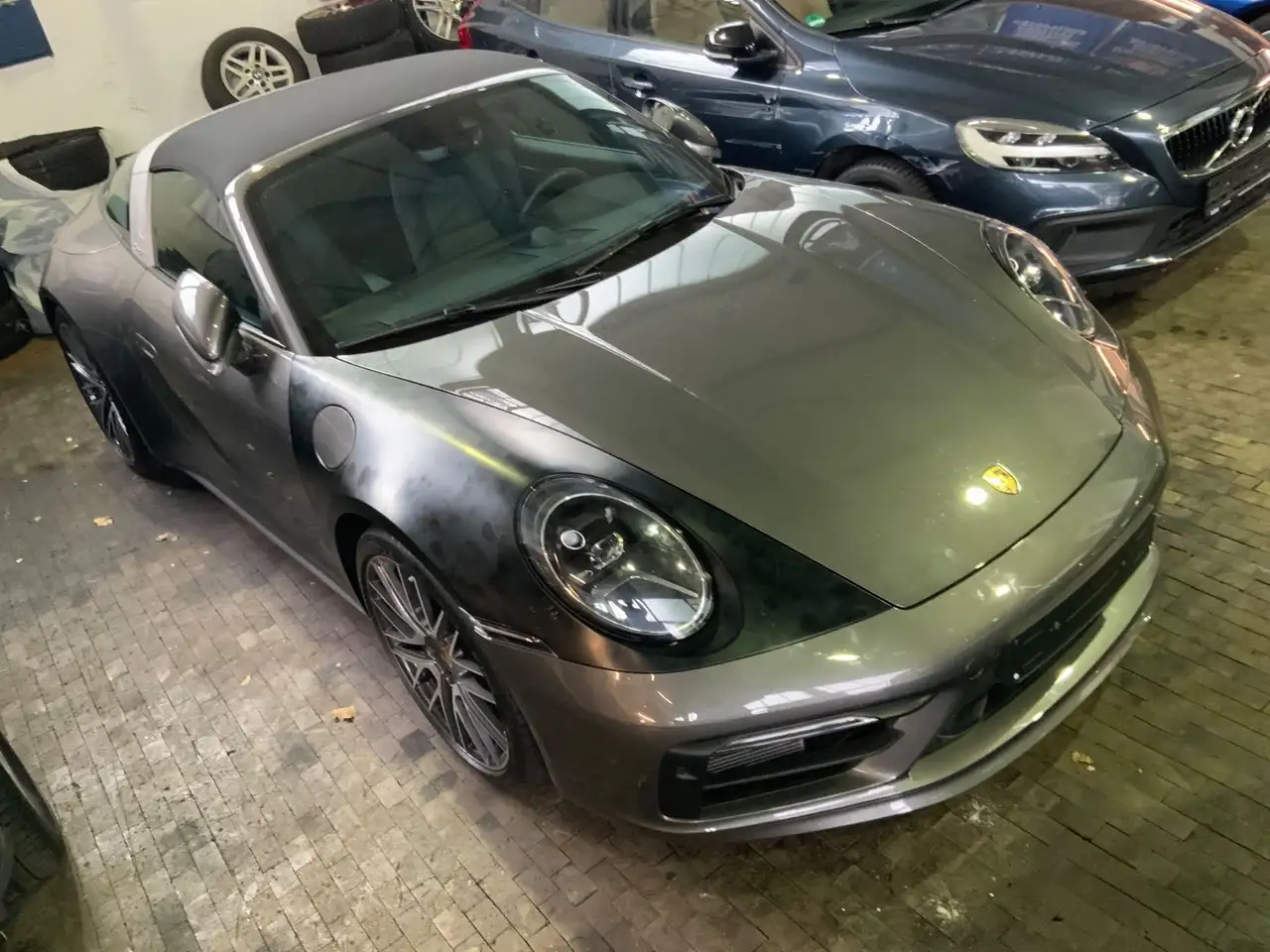 Porsche 992 911 Targa 4 SportDesign/Chrono/LederBlau/Inno — Galerie du véhicule 31