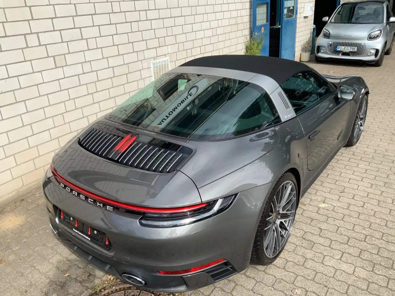 Porsche 992 911 Targa 4 SportDesign/Chrono/LederBlau/Inno — Galerie du véhicule 28