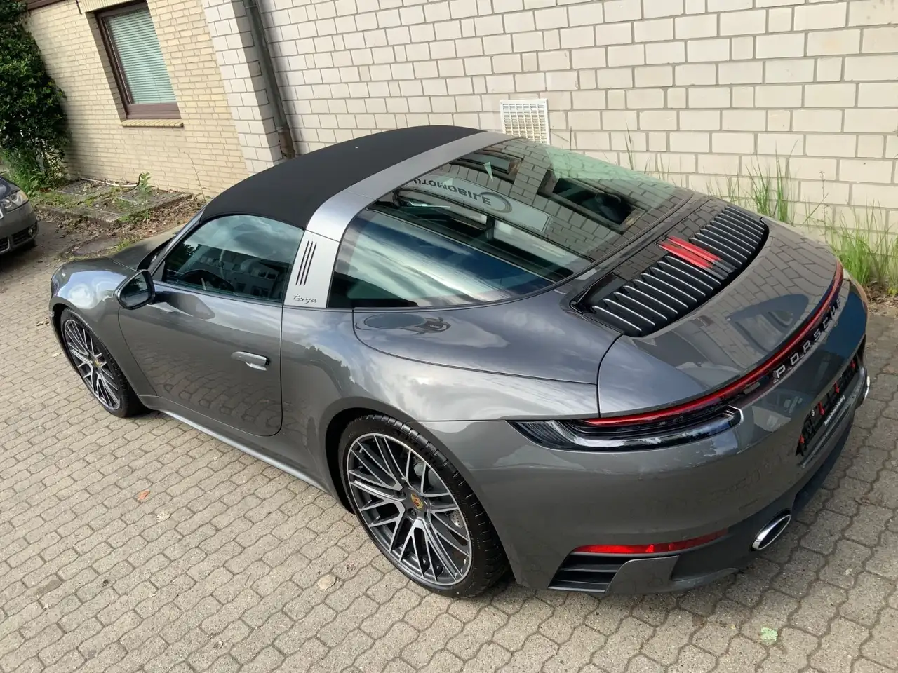Porsche 992 911 Targa 4 SportDesign/Chrono/LederBlau/Inno — Galerie du véhicule 29