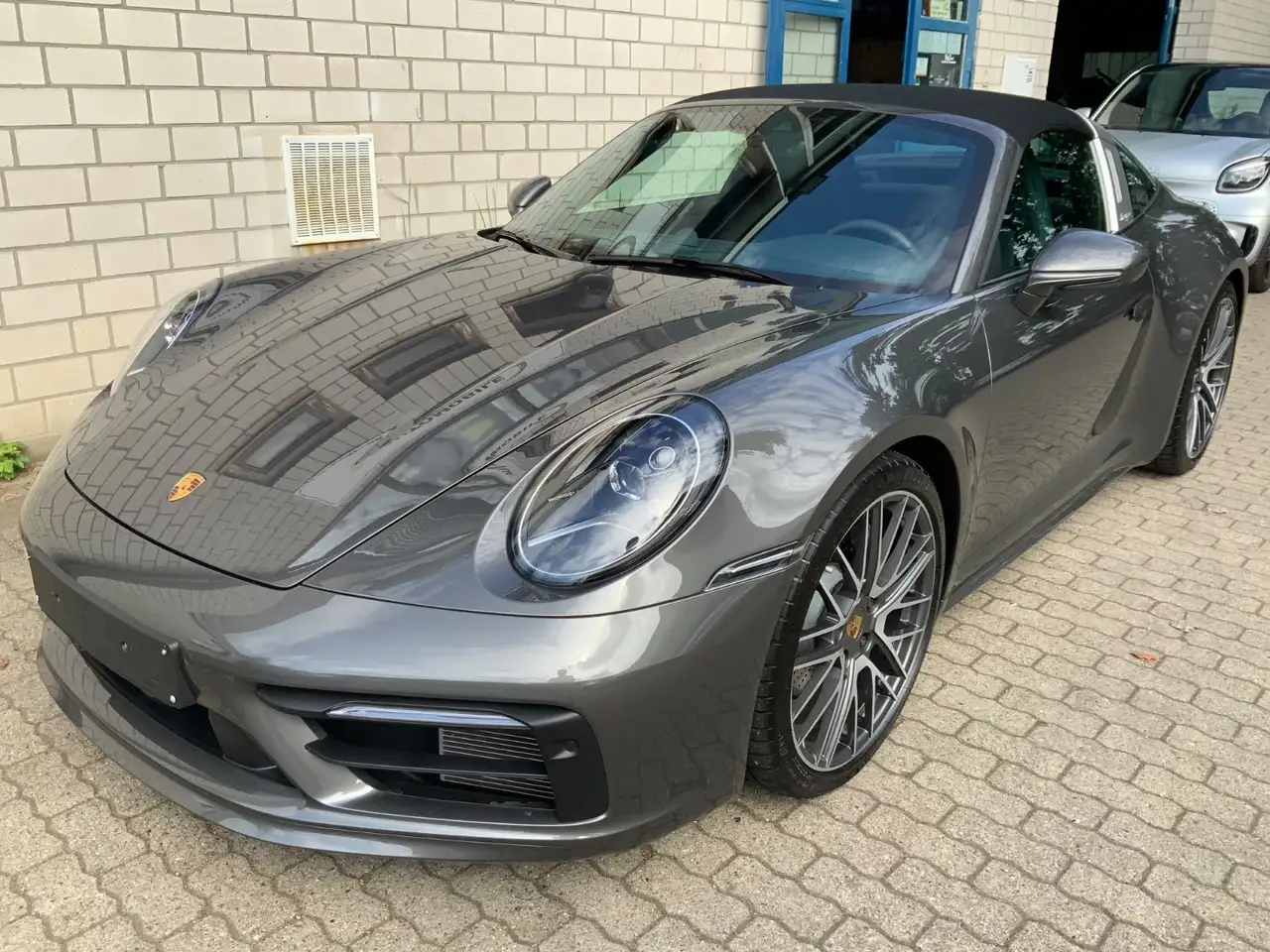 Porsche 992 911 Targa 4 SportDesign/Chrono/LederBlau/Inno — Galerie du véhicule 2