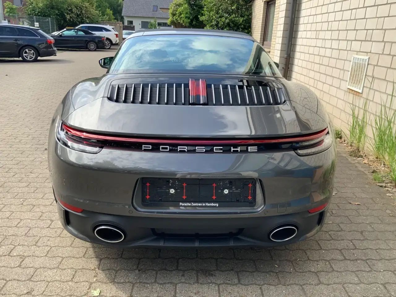 Porsche 992 911 Targa 4 SportDesign/Chrono/LederBlau/Inno — Galerie du véhicule 9
