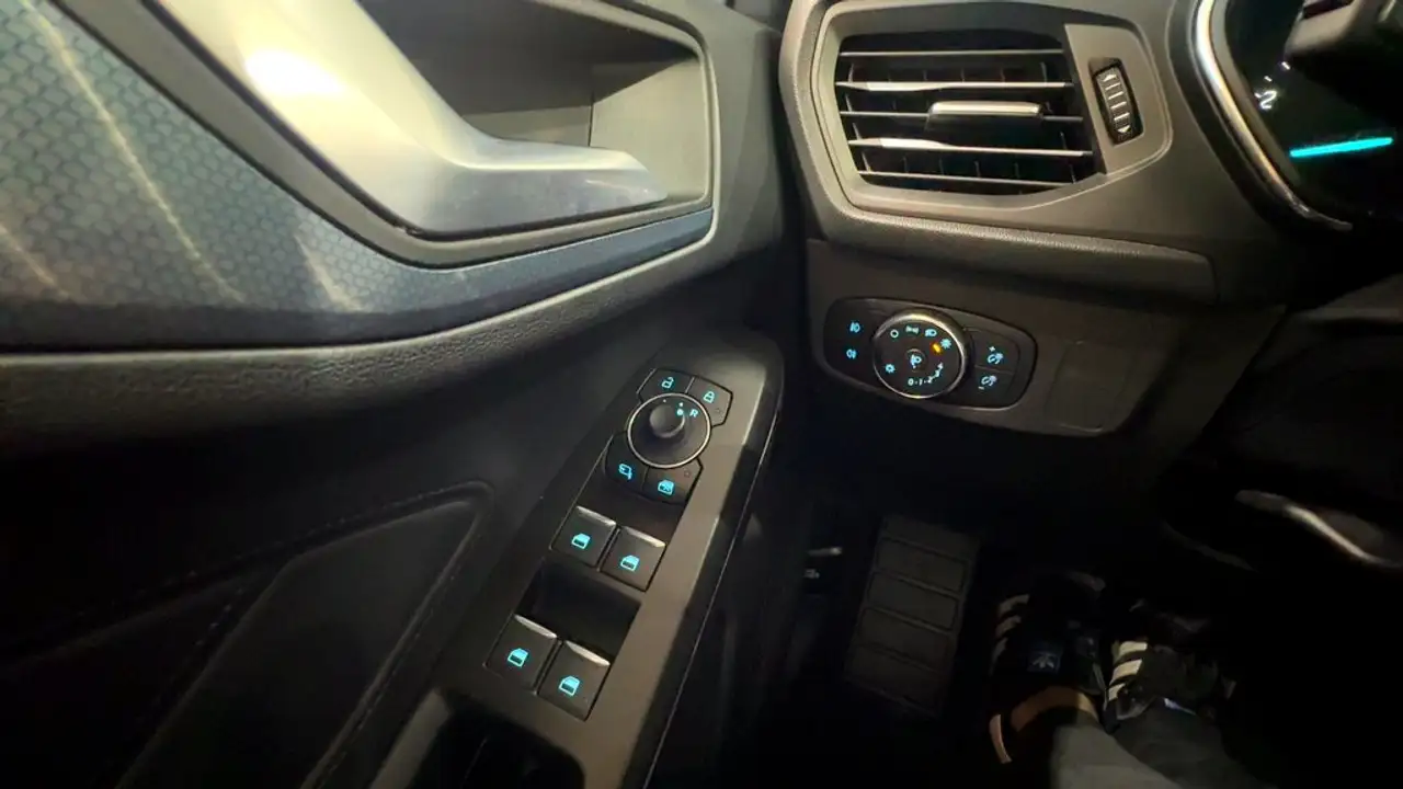 Ford Focus Active X 1.0T EcoBoost mHEV 92kW Sportb. — Galería del vehículo 19