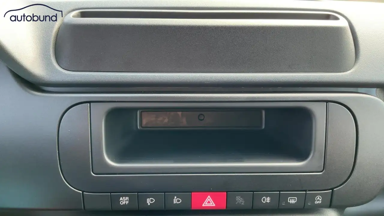 Fiat Panda 1,0 Hybrid (MHEV) Pandina Base NBA PDC SHA — Galerie du véhicule 17