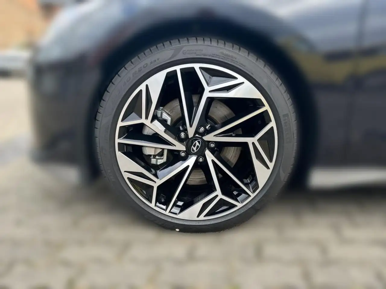 Hyundai IONIQ 6 🔋⚡️77,4kWh 4WD UNIQ+20"+DIG.SPIEGEL AKTIONSLEASING — Galería del vehículo 6