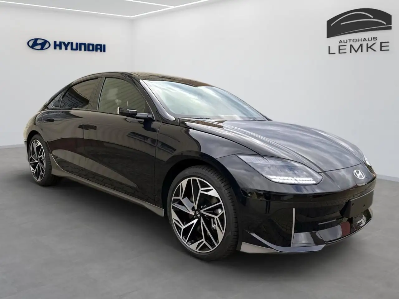 Hyundai IONIQ 6 🔋⚡️77,4kWh 4WD UNIQ+20"+DIG.SPIEGEL AKTIONSLEASING — Galería del vehículo 2