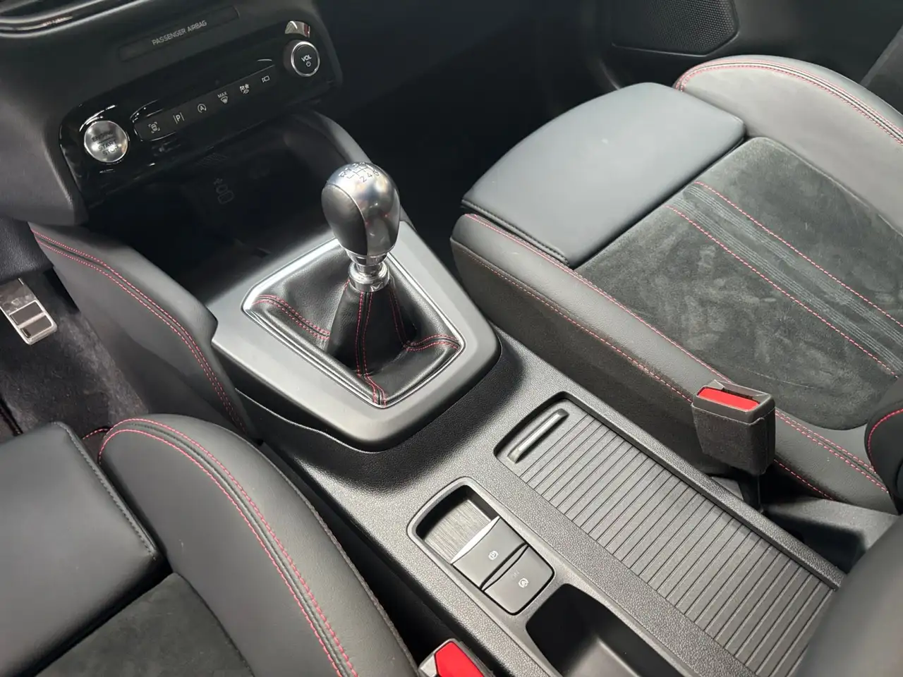 Ford Kuga ST-Line X 1.5 EcoBoost B&O Soundsystem — Galerie du véhicule 9