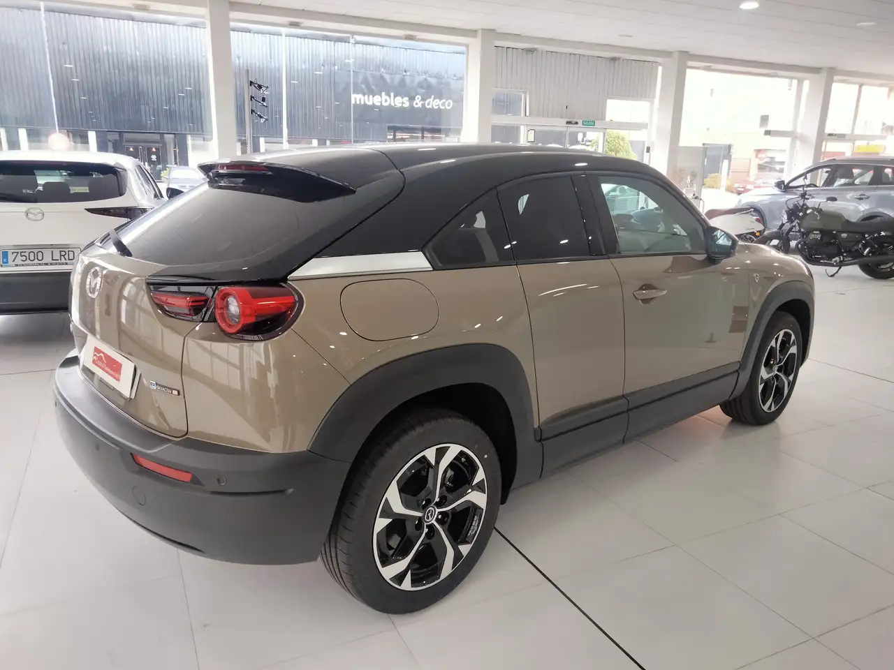 Mazda MX-30 e-Skyactiv R-EV Advantage Modern Confidence 125kW — Vehicle gallery 2