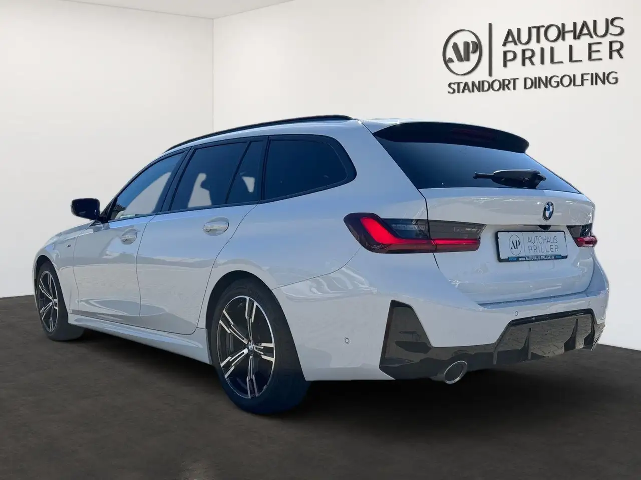 BMW 320 i Touring M Sport/AHK/LED/Innovations-Paket — Vehicle gallery 5