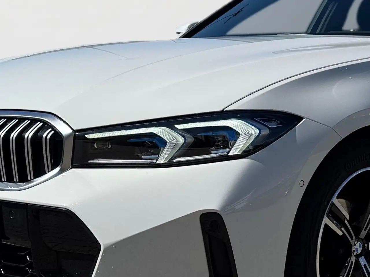 BMW 320 i Touring M Sport/AHK/LED/Innovations-Paket — Vehicle gallery 6