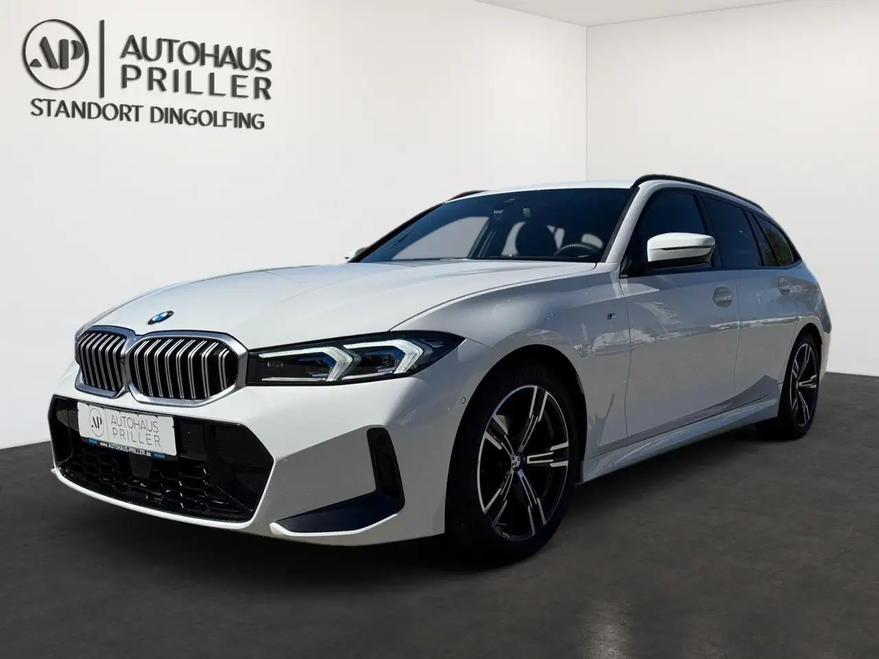 BMW 320 i Touring M Sport/AHK/LED/Innovations-Paket — Vehicle gallery 2