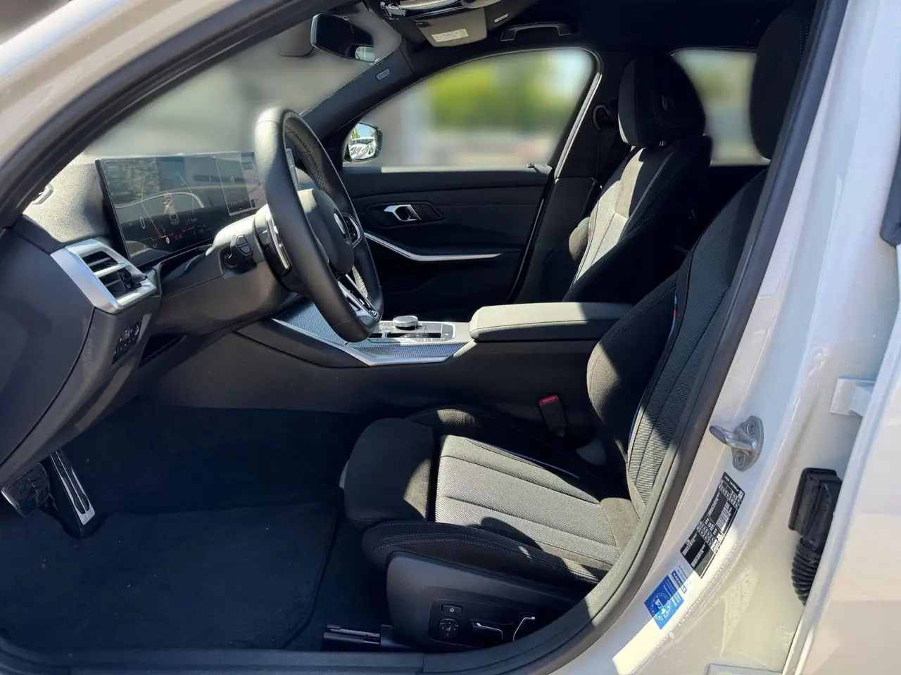 BMW 320 i Touring M Sport/AHK/LED/Innovations-Paket — Vehicle gallery 8