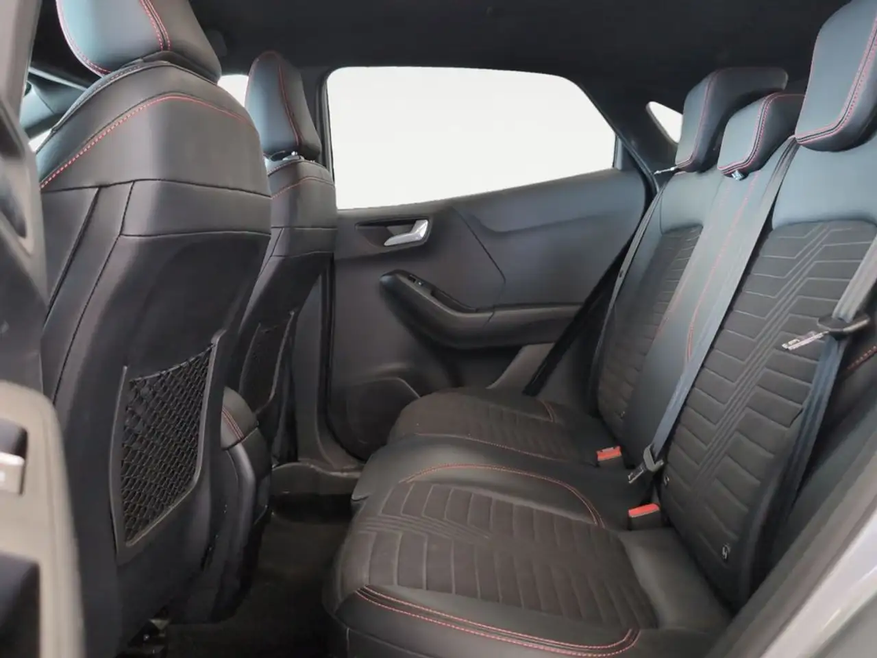 Ford Puma 1.0 EcoBoost MHEV ST-Line X 155 — Galería del vehículo 11