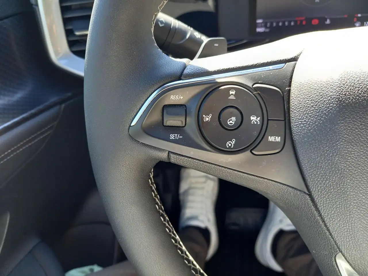 Opel Mokka 1.2T AT8 GS Alcantara Park&Go Matrix — Galerie du véhicule 14