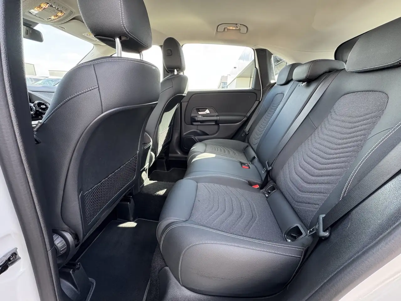 Mercedes-Benz B 180 B 180 NAVI+RÜCKFAHRKAMERA+ASSIST+SHZ+DAB+CARPLAY — معرض صور السيارة 11
