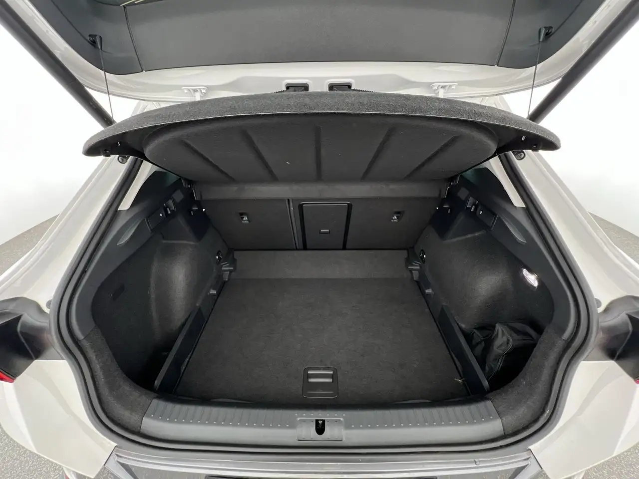 CUPRA Formentor Basis 2.0*NAVI*RFK*ACC*uvm — Galería del vehículo 18