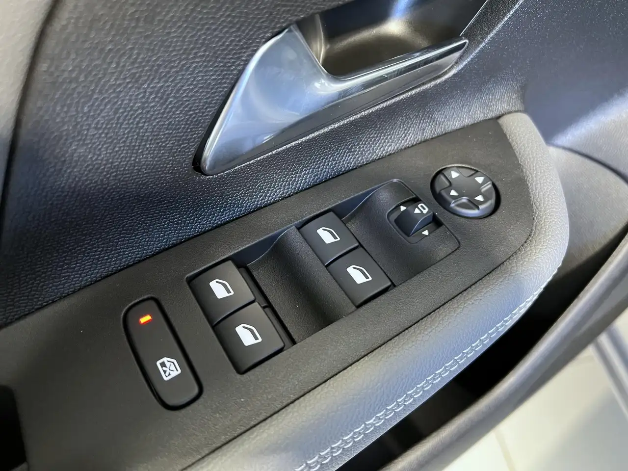 Opel Mokka Elegance 1.2 100 kW (136 PS) Klimaautomatik, Si... — معرض صور السيارة 22