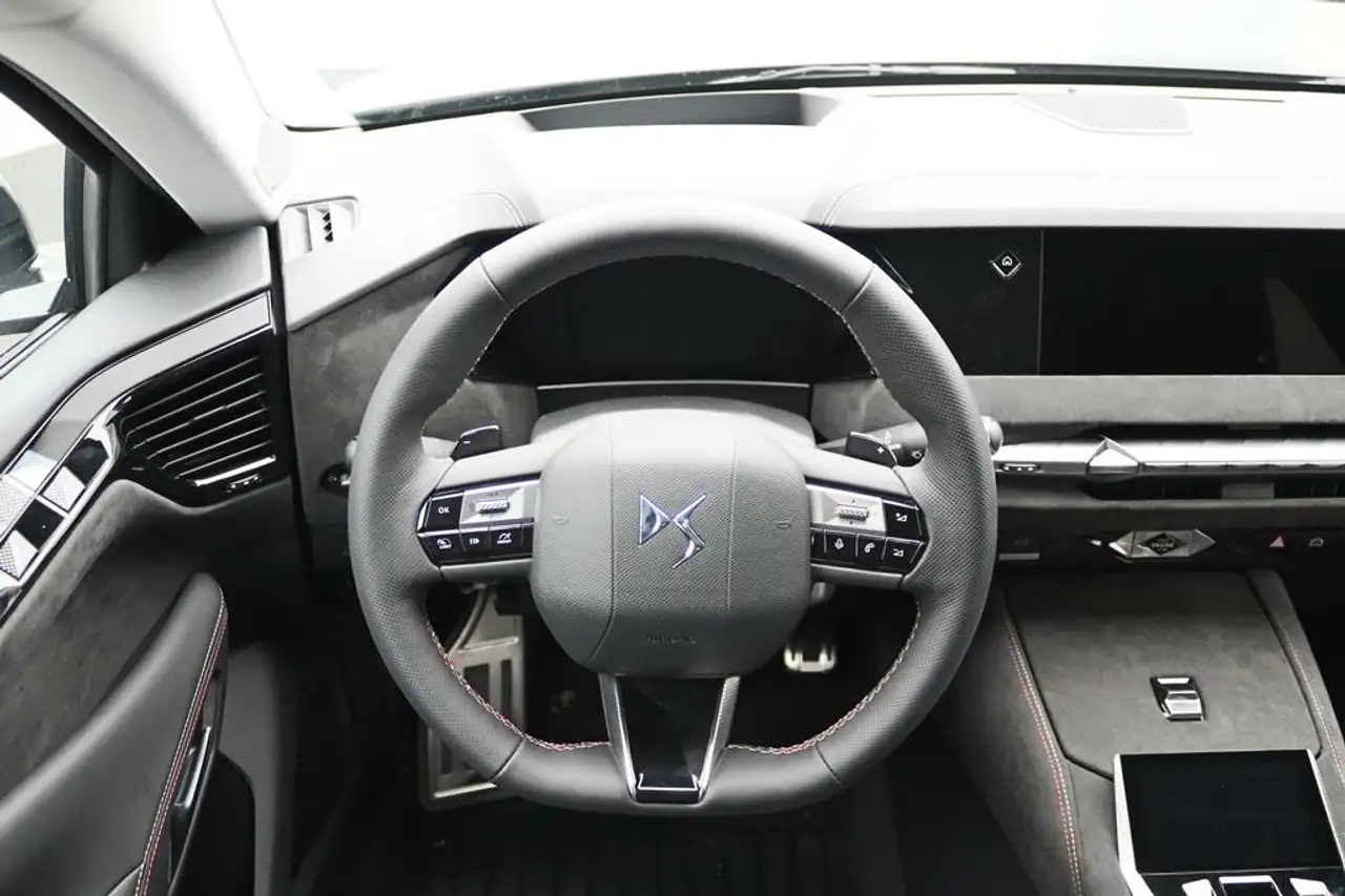 DS Automobiles DS 4 PERFORMANCE LINE PureTech 130 — Galerie du véhicule 5