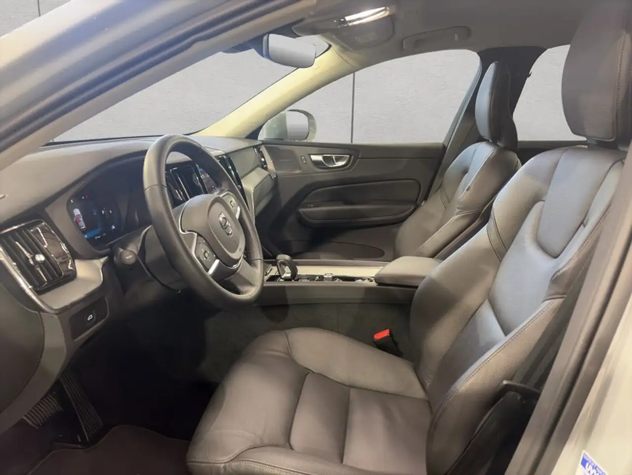 Volvo XC60 XC60 B5 AWD Aut Leder Pilot BLIS H&K Voll-LED 19'' — معرض صور السيارة 10