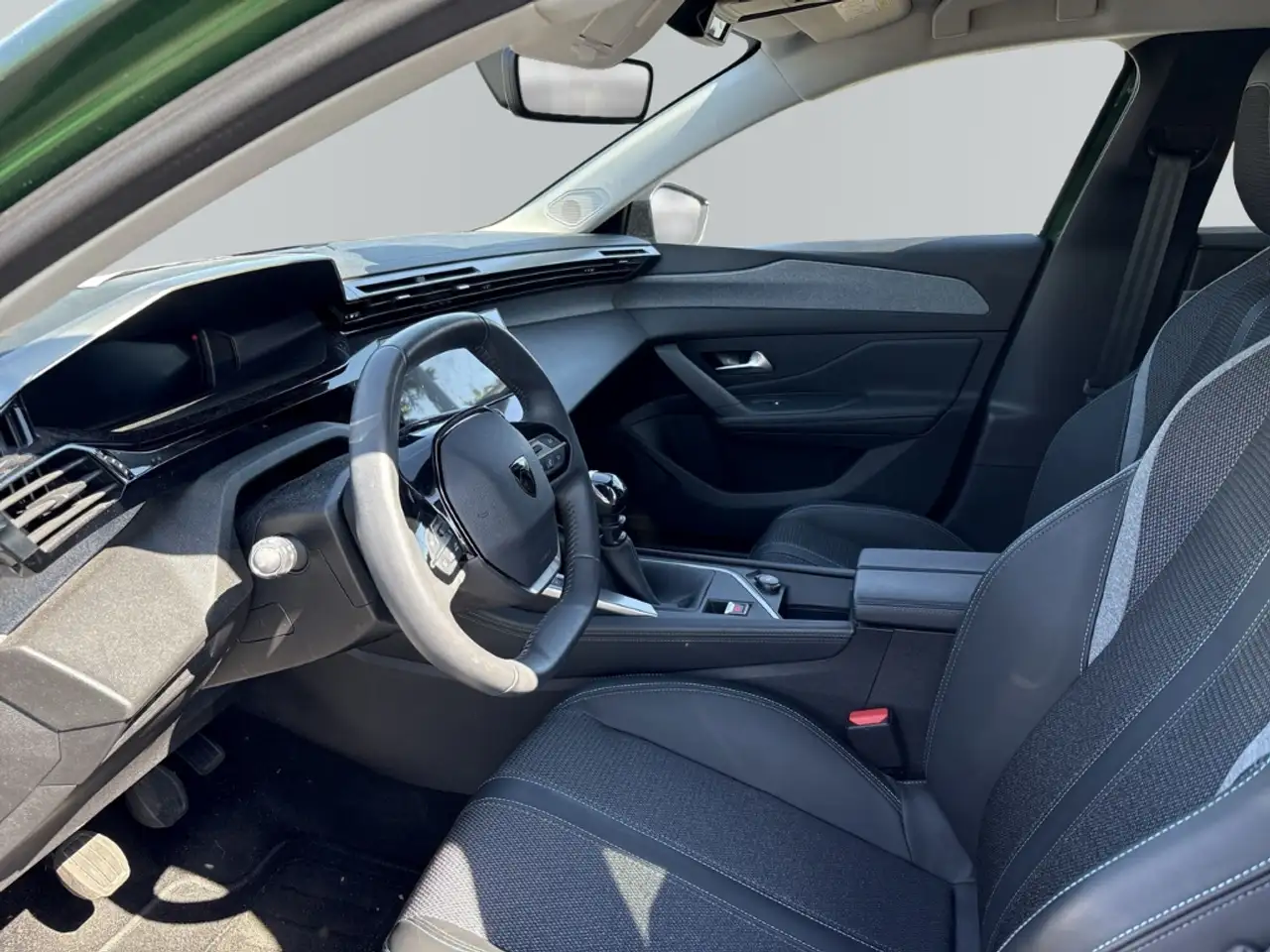 Peugeot 308 Allure LED 2-Zonen-Klimaautom DAB Keyless Spurhalt — Vehicle gallery 9