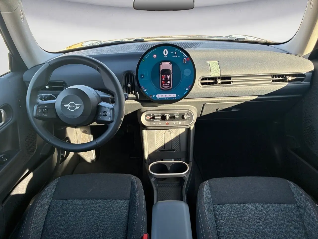 MINI Cooper C COOPER C Essential Trim Steptronic Sitzhzg. Vorn — Vehicle gallery 12