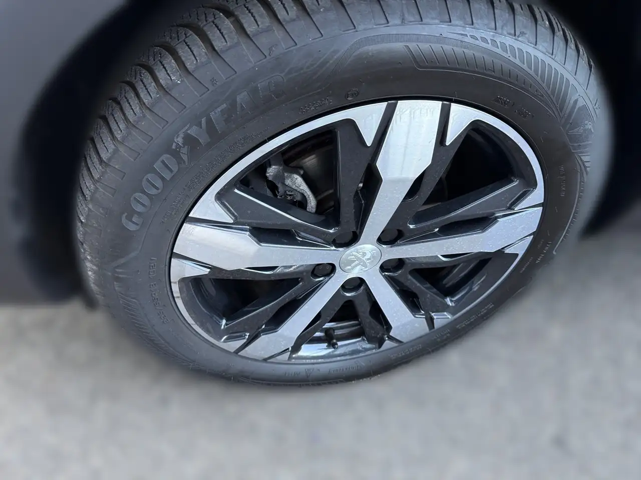 Peugeot 3008 1.2 PureTech 130 GT KeyLess LED Navi PDC LM — معرض صور السيارة 4