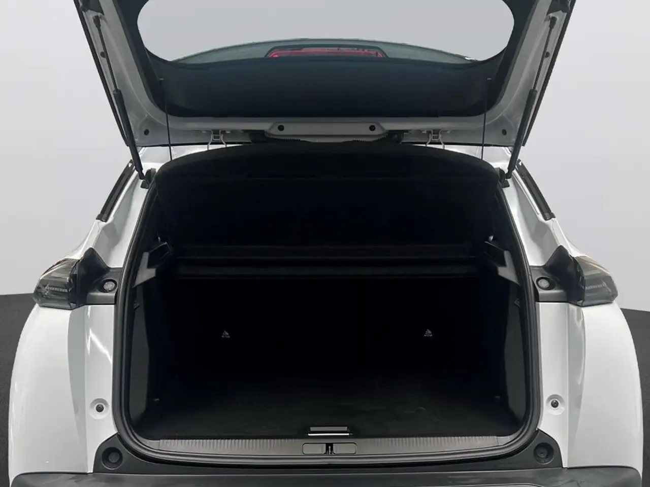 Peugeot 2008 Neuer 2008 GT PureTech 130 EAT8 — Vehicle gallery 9