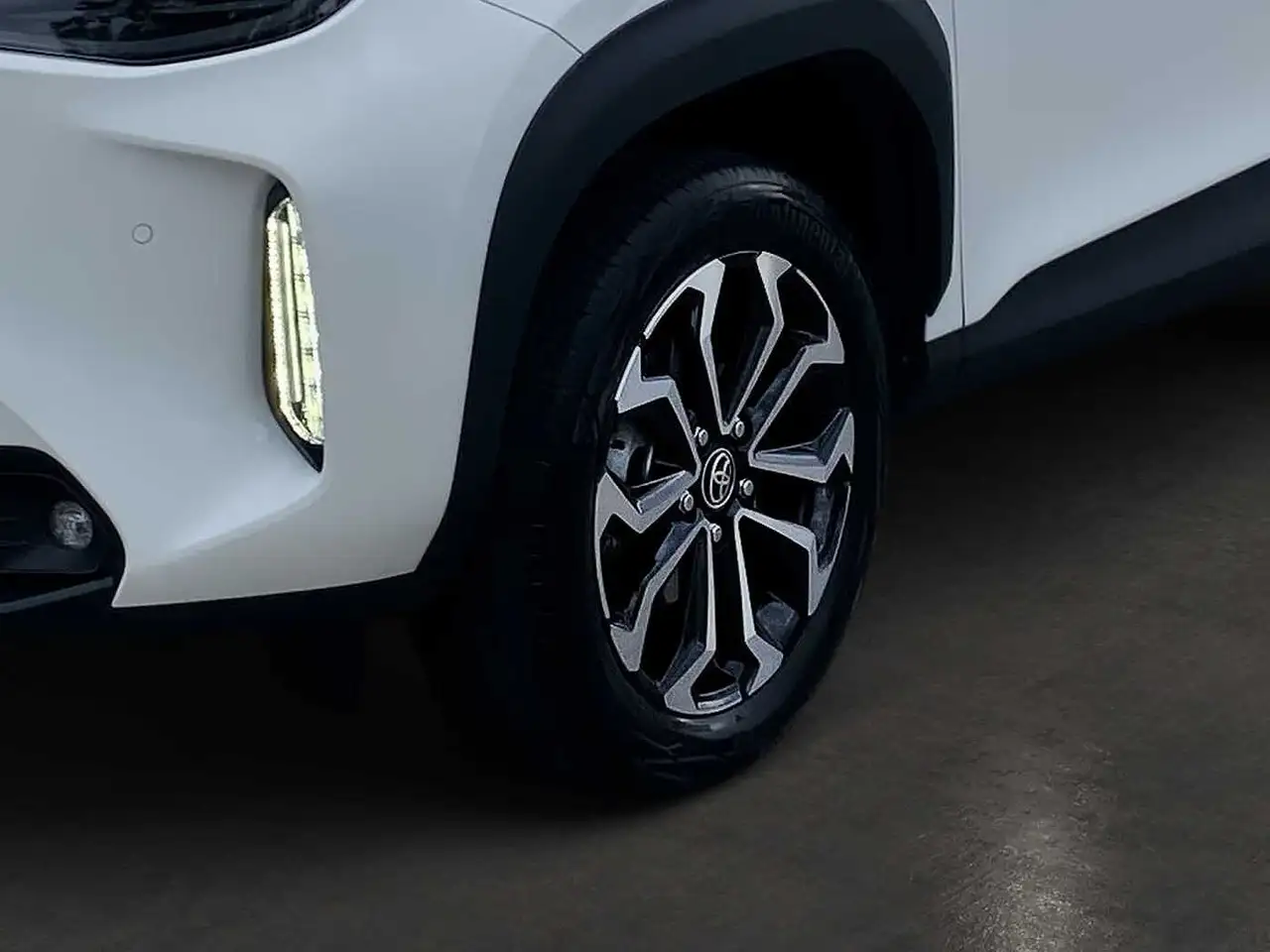 Toyota Yaris Cross Hybrid 1.5 VVT-i Team D KAMERA SHZ — Galería del vehículo 11