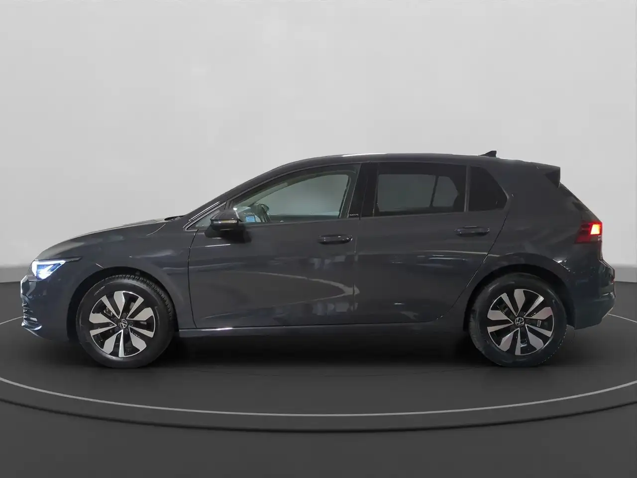 Volkswagen Golf VIII 1.0 TSI DSG MOVE LED KLIMA ACC — Vehicle gallery 3