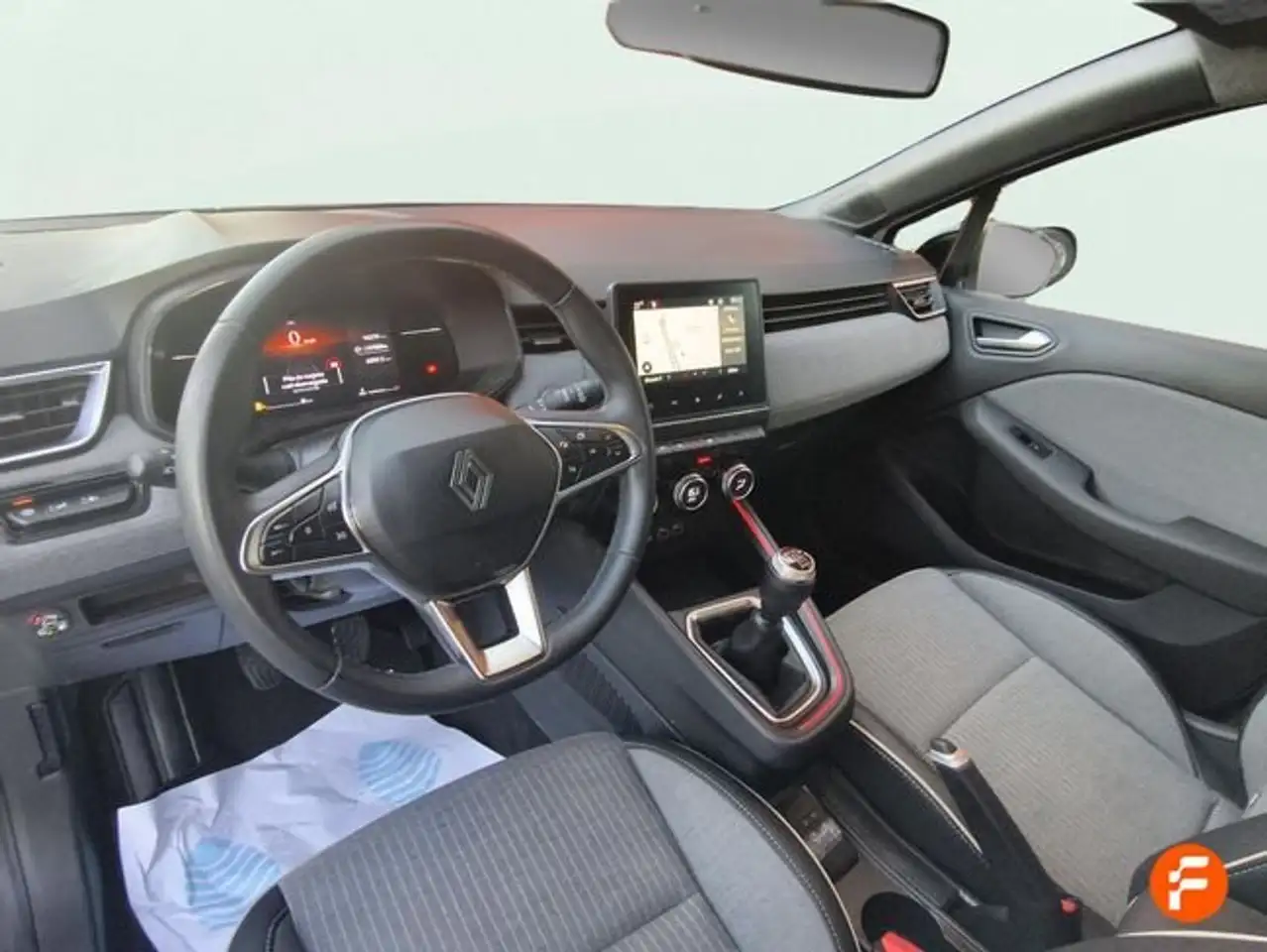 Renault Clio TCe GLP Equilibre 74kW — معرض صور السيارة 9