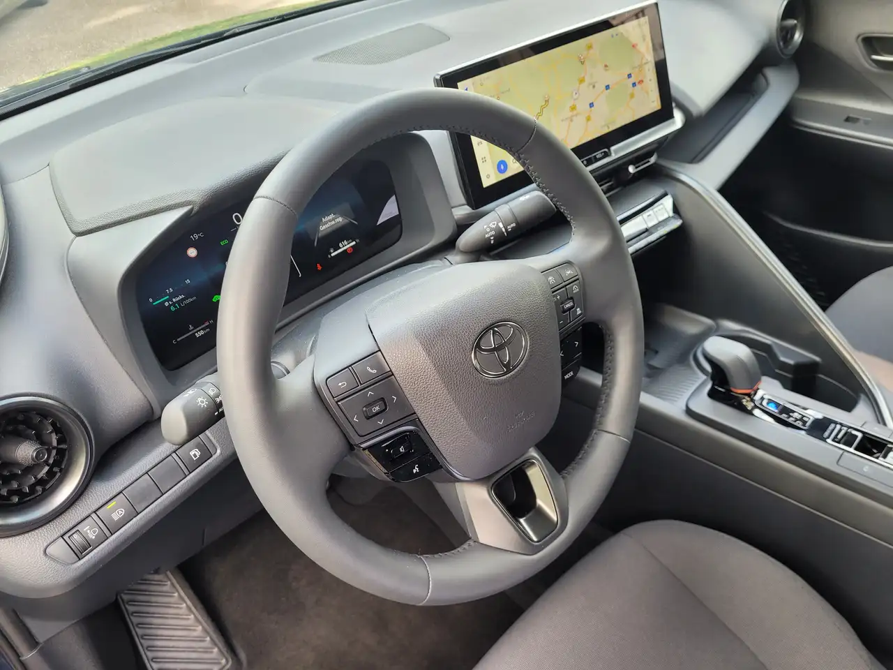 Toyota C-HR Hybrid Team D. Navi/Sitzhzg./SmartKey/AndroidA — معرض صور السيارة 13