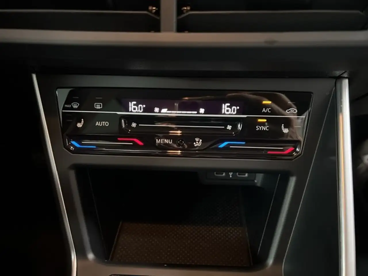 Volkswagen Polo Life 1.0 TSI LED Navi Apple Carplay ACC Einpark... — Vehicle gallery 16