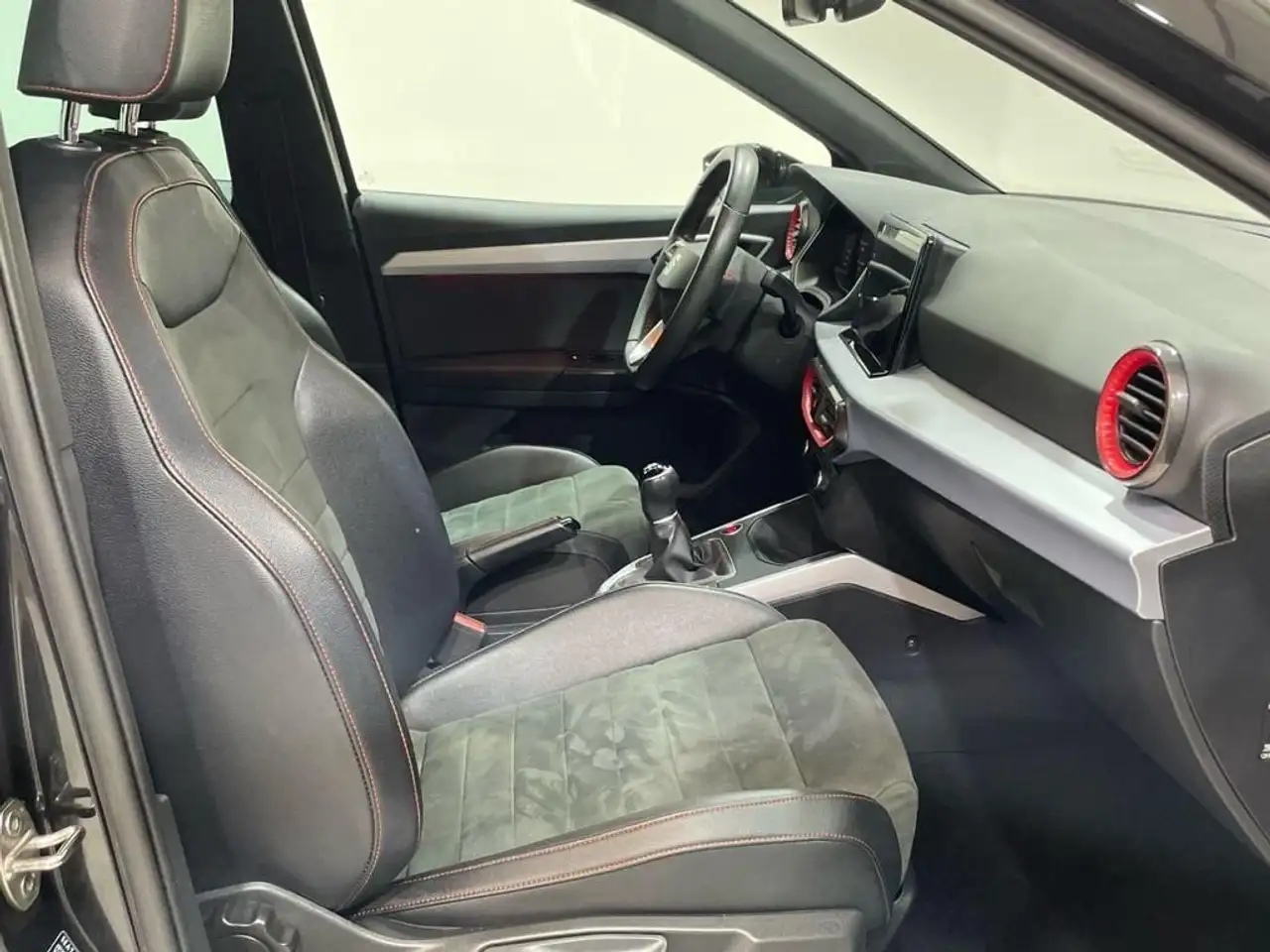 SEAT Arona 1.0 TSI S&S FR XM 115 — Vehicle gallery 5