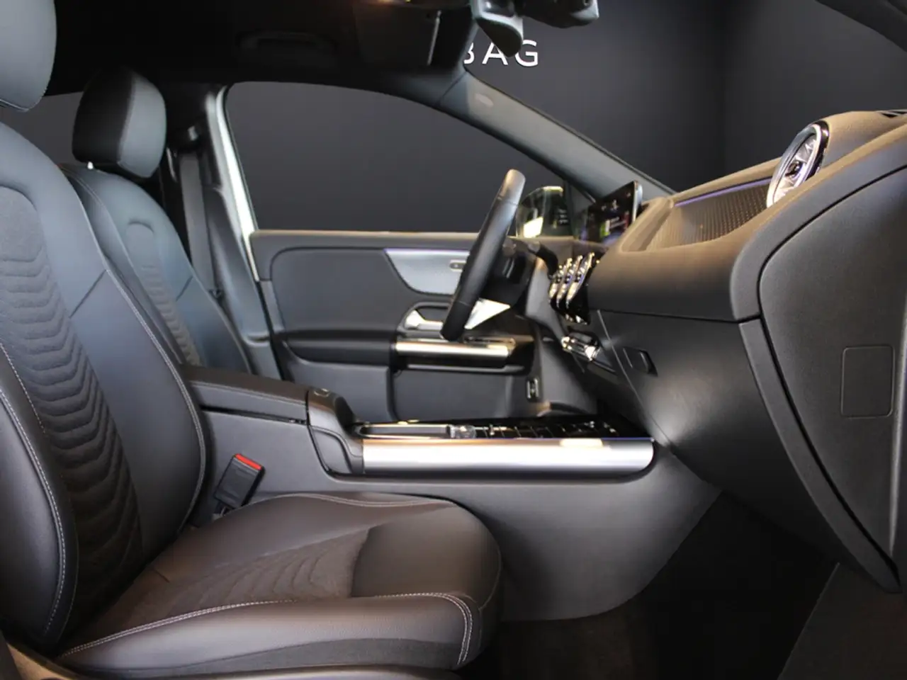 Mercedes-Benz GLA 180 *Progressive Night Distro Ambie Totwin — معرض صور السيارة 8