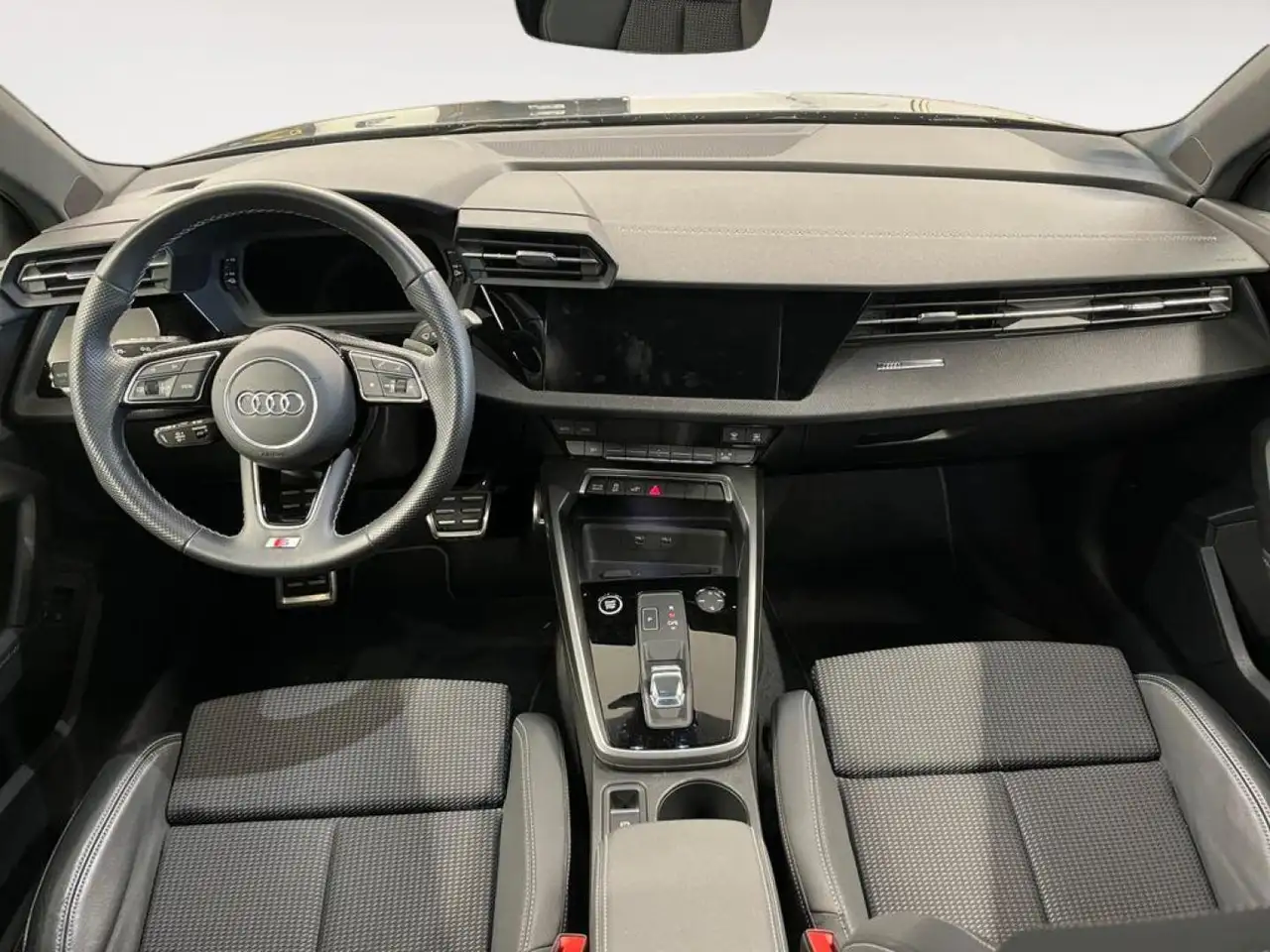 Audi A3 Sportback Genuine 40 TFSI e 150kW S tron — Galerie du véhicule 13
