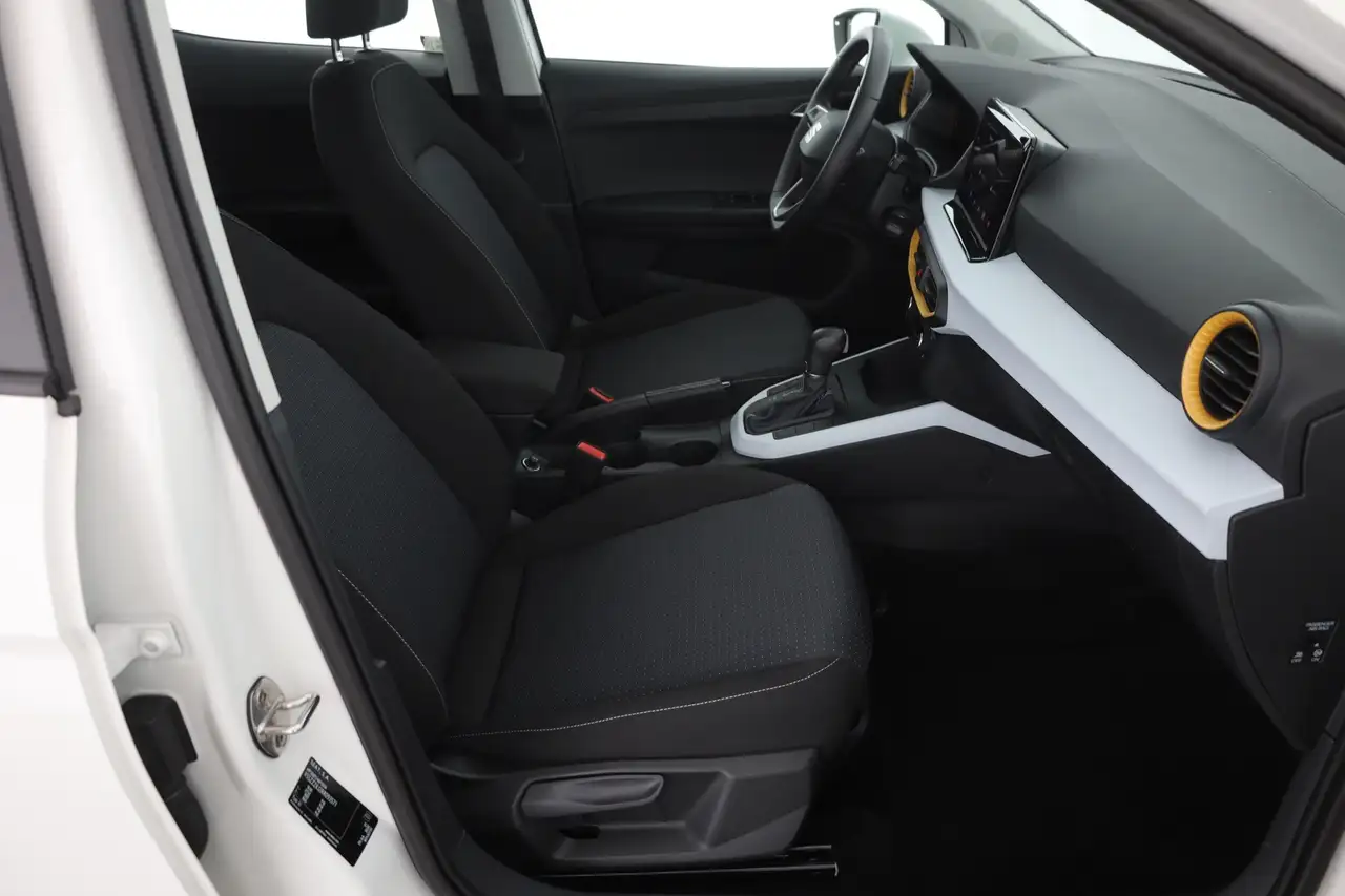 SEAT Arona 1.0 TSI DSG Style LED Navi Sitzheizung DAB — معرض صور السيارة 23