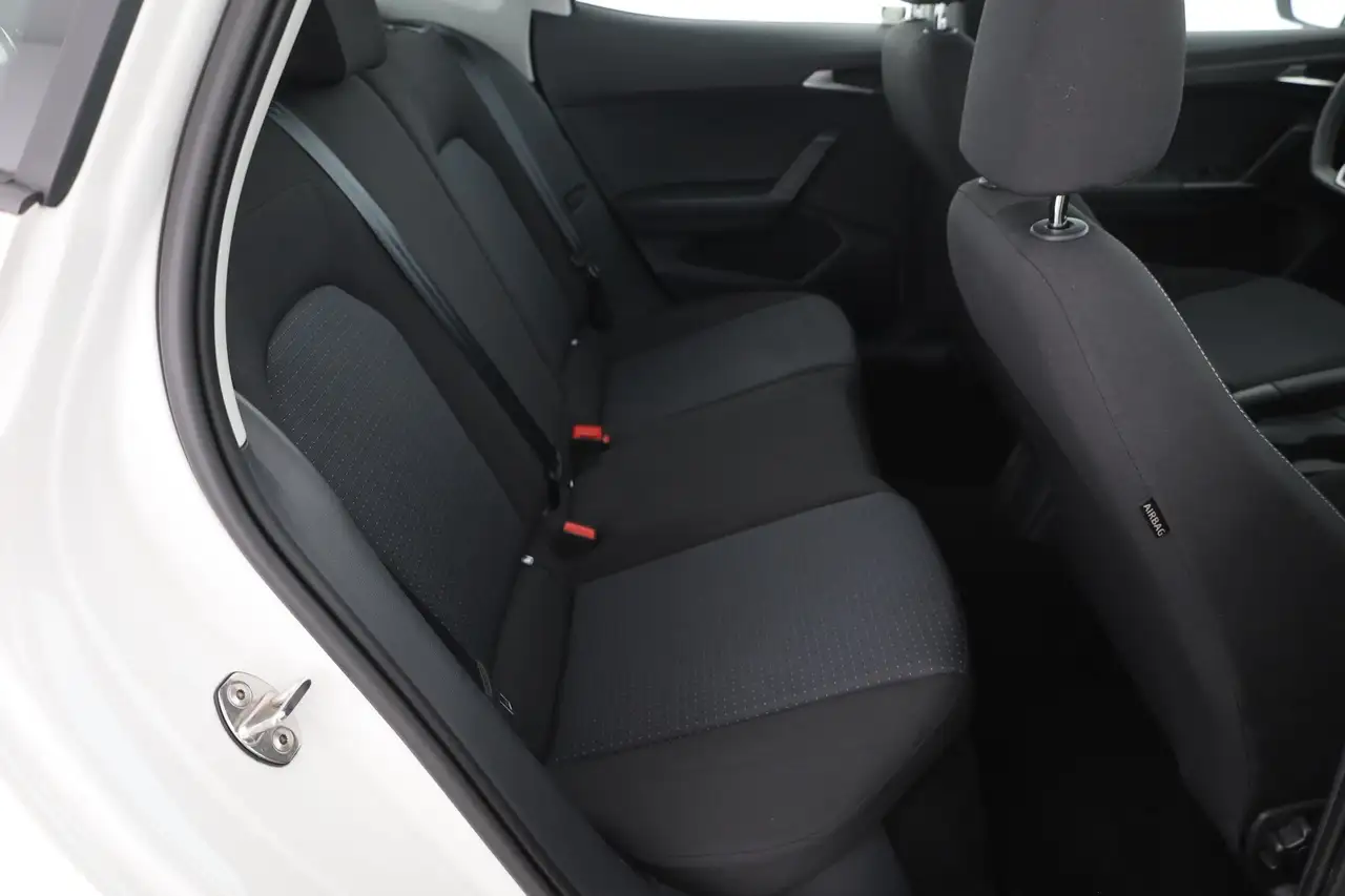 SEAT Arona 1.0 TSI DSG Style LED Navi Sitzheizung DAB — معرض صور السيارة 24
