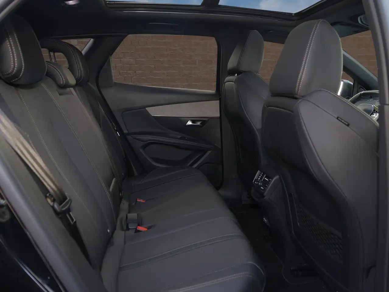 Peugeot 3008 GT Hybrid — Vehicle gallery 9