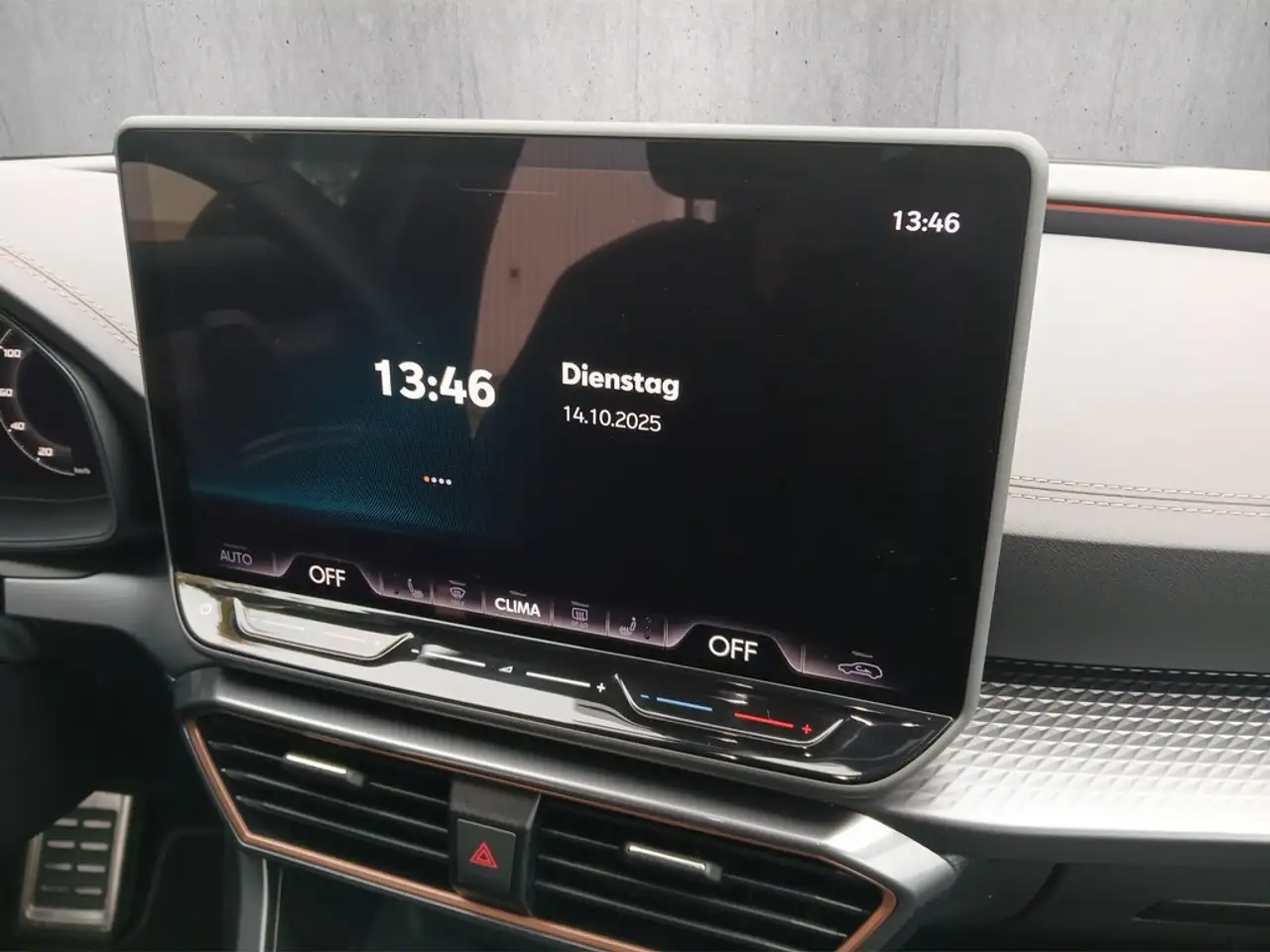 CUPRA Leon 1.5 eTSI 110 kW DSG — Vehicle gallery 14