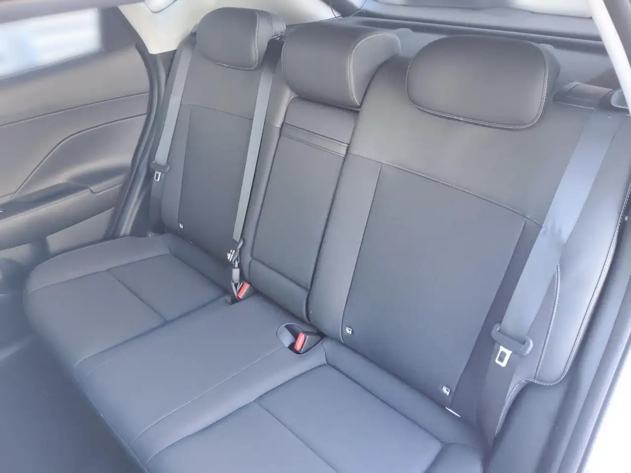 Hyundai KONA 1.6 TGDi 7DCT 4WD PRIME Glasschiebedach — معرض صور السيارة 14