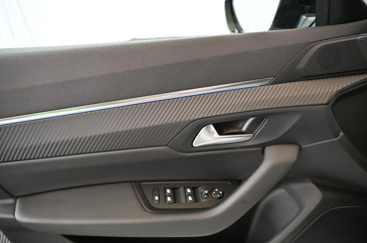 Peugeot 508 1.2 130 e-THP EAT8 Allure-Pack LED/NAVI/17 — Galería del vehículo 31
