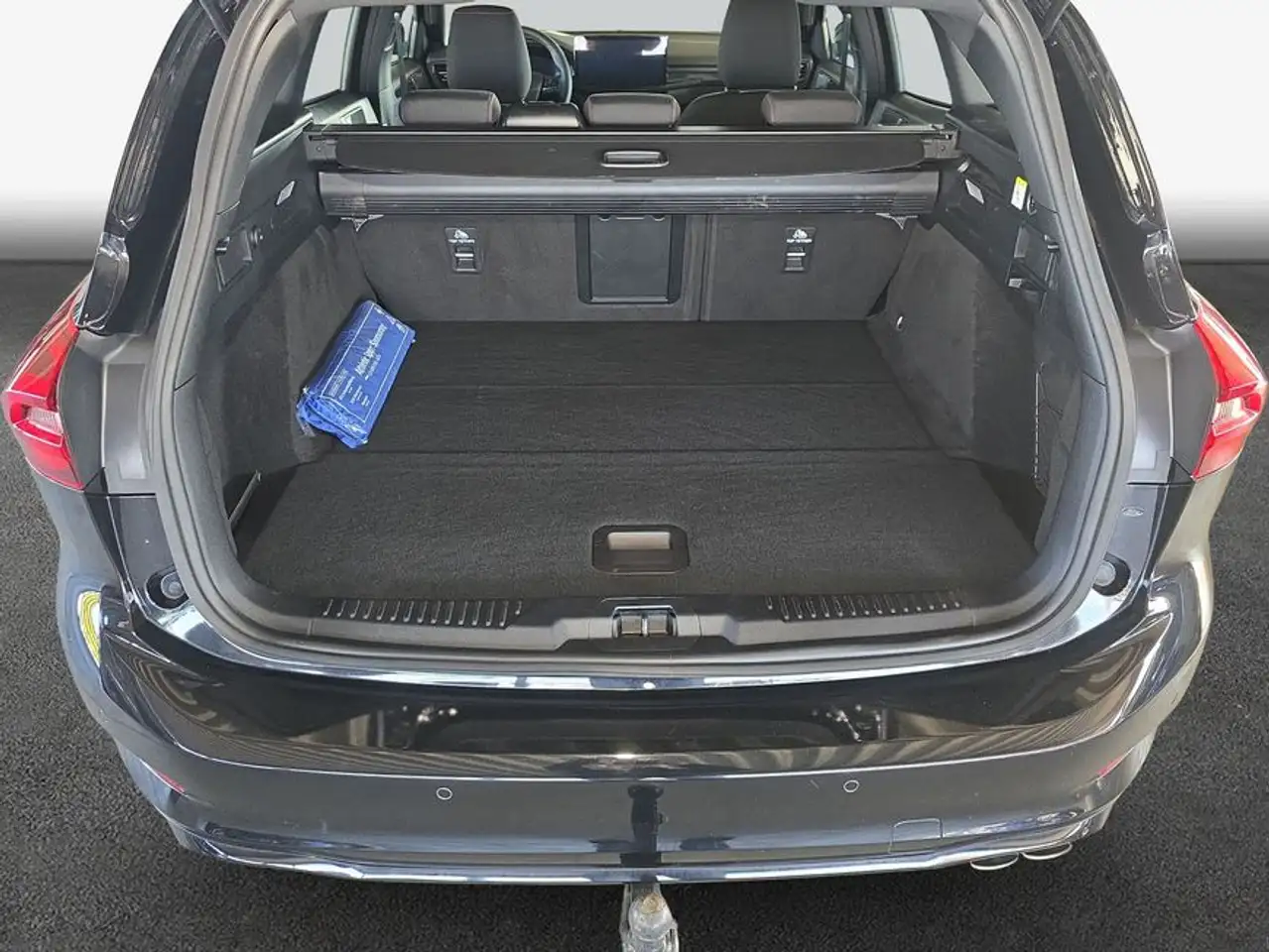 Ford Focus Turnier 1.0 EcoBoost Hybrid ST-LINE X — معرض صور السيارة 8