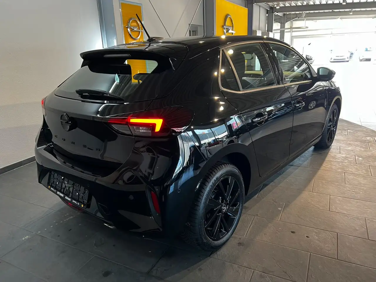Opel Corsa GS - SHZ | LHZ | RFK | PDC vo u. hi — معرض صور السيارة 3