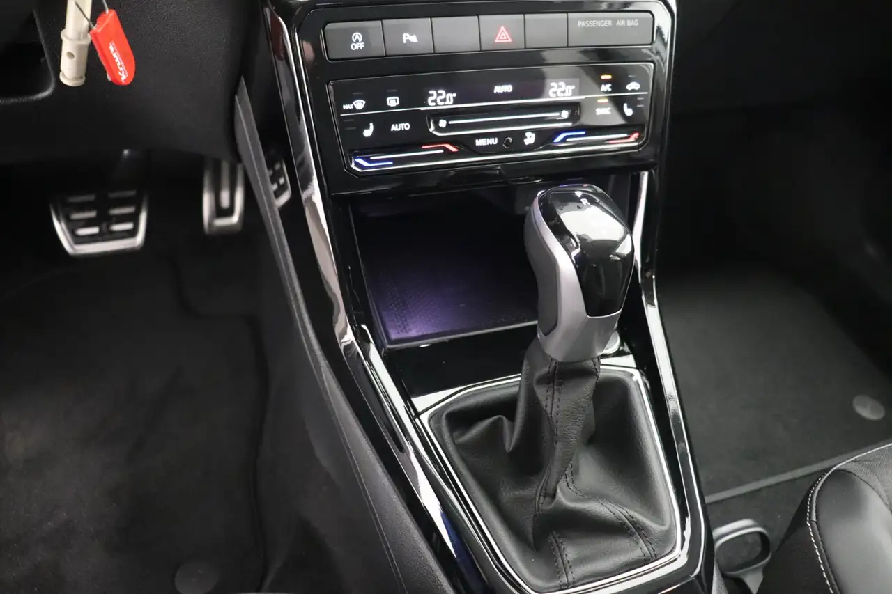 Volkswagen T-Cross Life 1.0 l TSI DSG #KLIMA#LED#NAVI — معرض صور السيارة 16