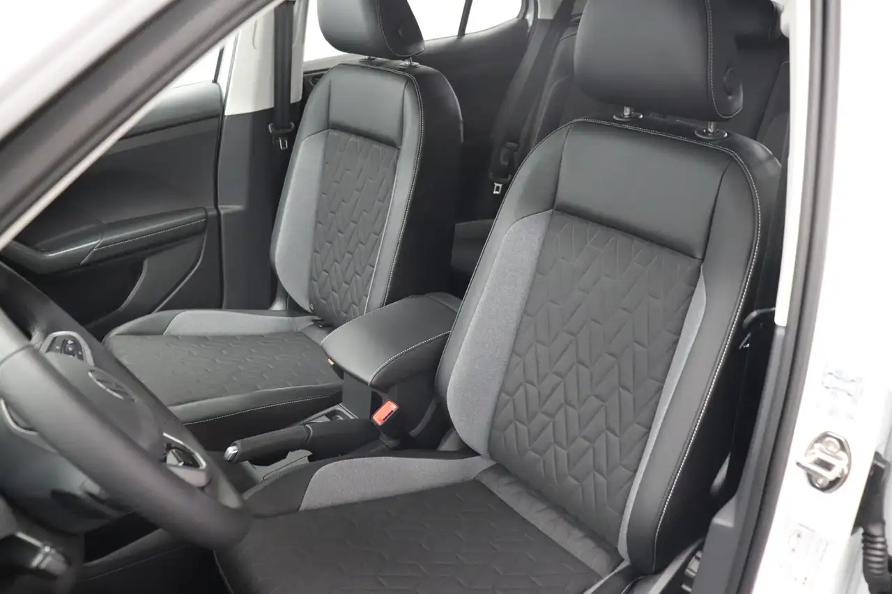 Volkswagen T-Cross Life 1.0 l TSI DSG #KLIMA#LED#NAVI — معرض صور السيارة 11